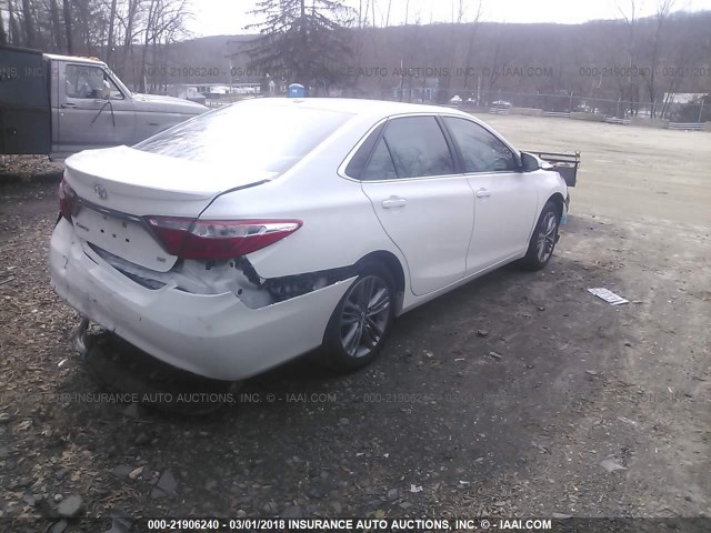 4T1BF1FK0GU157550 - 2016 TOYOTA CAMRY LE/XLE/SE/XSE WHITE photo 4