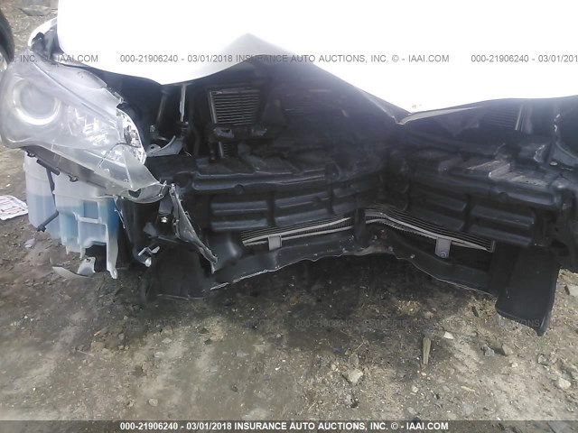 4T1BF1FK0GU157550 - 2016 TOYOTA CAMRY LE/XLE/SE/XSE WHITE photo 6