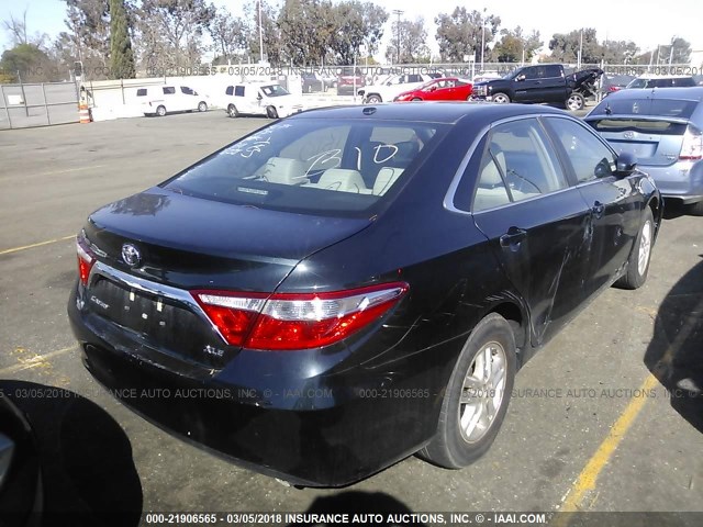 4T1BF1FK0GU586865 - 2016 TOYOTA CAMRY LE/XLE/SE/XSE Dark Blue photo 4