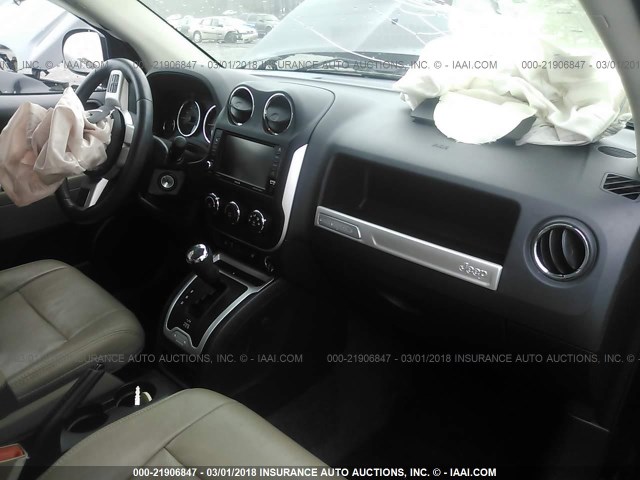 1C4NJCEA6FD328322 - 2015 JEEP COMPASS LATITUDE შავი ფოტო 5