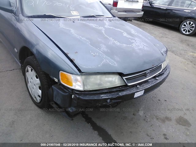 1HGCD5635TA133014 - 1996 HONDA ACCORD LX/EX GREEN photo 6