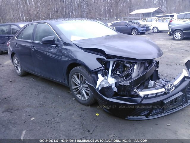 4T1BF1FK0HU273316 - 2017 TOYOTA CAMRY LE/XLE/SE/XSE Schwarz Foto 1