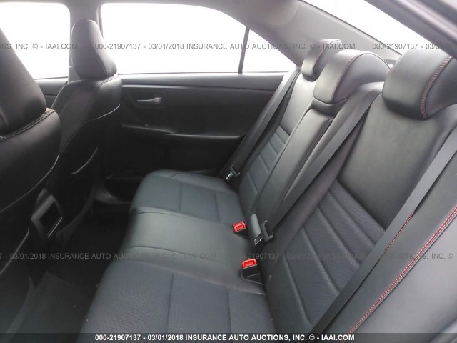 4T1BF1FK0HU273316 - 2017 TOYOTA CAMRY LE/XLE/SE/XSE Schwarz Foto 8