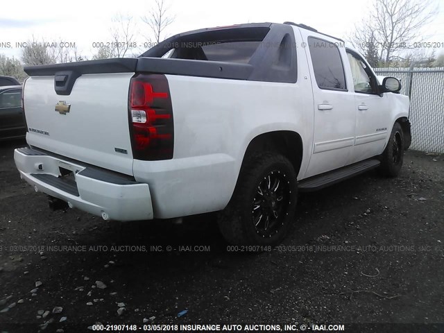 3GNMCFE09BG101824 - 2011 CHEVROLET AVALANCHE LT WHITE photo 4