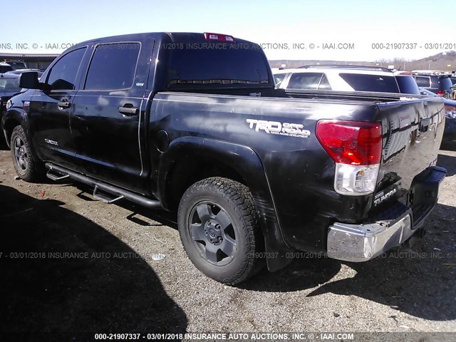 5TFDW5F17BX160125 - 2011 TOYOTA TUNDRA CREWMAX SR5 BLACK photo 3