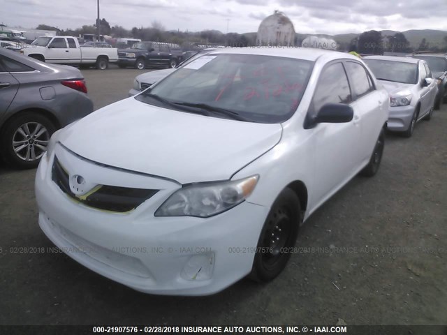 2T1BU4EE6DC080330 - 2013 TOYOTA COROLLA S/LE WHITE photo 2