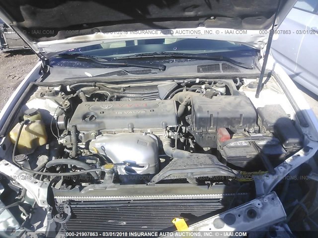 JTDBE32K930165768 - 2003 TOYOTA CAMRY LE/XLE WHITE photo 10