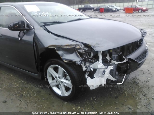 4T1BF1FK5EU375268 - 2014 TOYOTA CAMRY L/SE/LE/XLE 灰色 照片 6