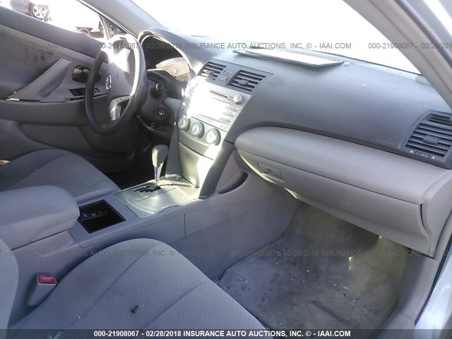 4T1BK46K77U551401 - 2007 TOYOTA CAMRY NEW GENERAT LE/XLE/SE Light Blue photo 5