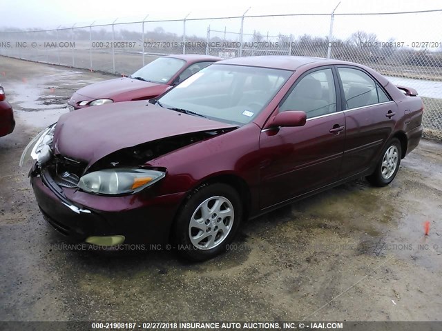 4T1BF32K34U072621 - 2004 TOYOTA CAMRY LE/XLE/SE წითელი ფოტო 2