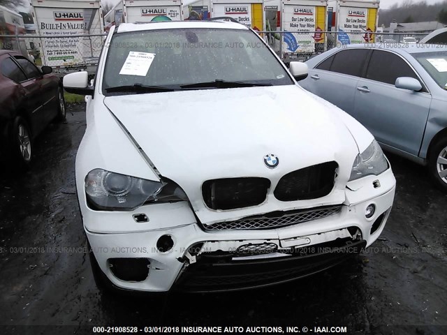 5UXZV8C57DL892555 - 2013 BMW X5 XDRIVE50I WHITE photo 6