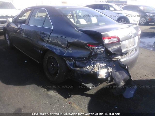 4T4BF1FK0CR253257 - 2012 TOYOTA CAMRY SE/LE/XLE GRAY photo 3