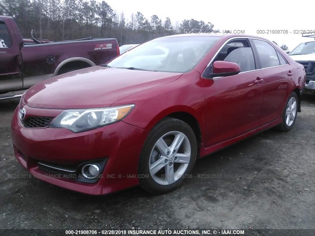 4T1BF1FK7CU633948 - 2012 TOYOTA CAMRY SE/LE/XLE RED photo 2