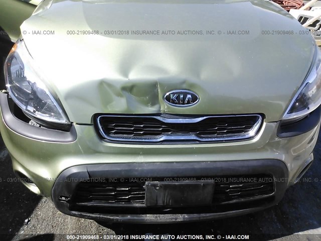 KNDJT2A54C7431079 - 2012 KIA SOUL GREEN photo 6