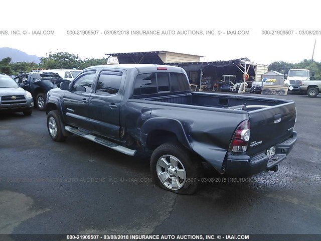 3TMMU4FN8AM016767 - 2010 TOYOTA TACOMA DOUBLE CAB LONG BED GRAY photo 3