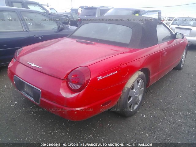1FAHP60A82Y111013 - 2002 FORD THUNDERBIRD  RED photo 4