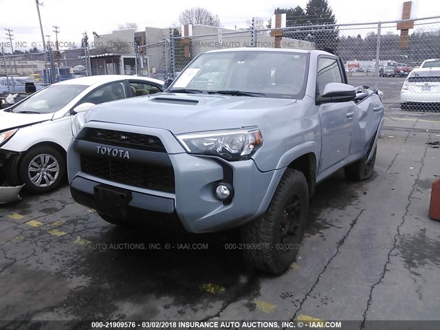 JTEBU5JR8H5469869 - 2017 TOYOTA 4RUNNER SR5 PREM/LTDL/TRAIL/TRD GRAY photo 2