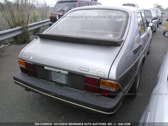 YS3AT35L9F1018203 - 1985 SAAB 900 SILVER photo 4