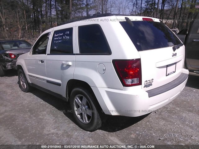 1J8GR48K97C522497 - 2007 JEEP GRAND CHEROKEE LAREDO/COLUMBIA/FREEDOM WHITE photo 3