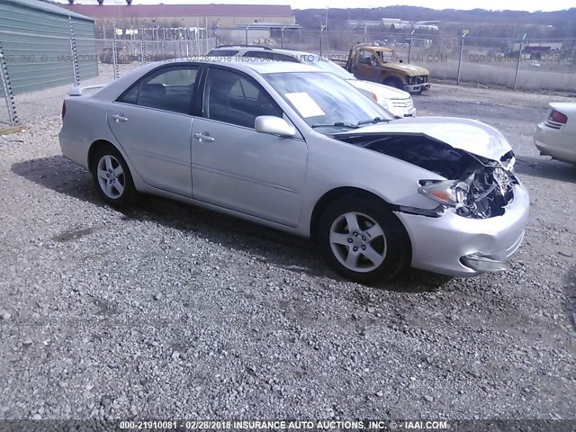 4T1BF32K03U556907 - 2003 TOYOTA CAMRY LE/XLE/SE Gümüş foto 1