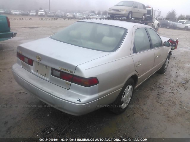 4T1BF22KXVU915967 - 1997 TOYOTA CAMRY CE/LE/XLE 香槟色 照片 4