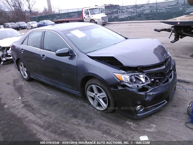 4T1BF1FK1DU658586 - 2013 TOYOTA CAMRY L/SE/LE/XLE 灰色 照片 1