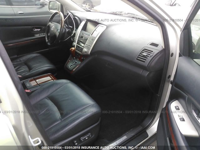 JTJHW31U672021273 - 2007 LEXUS RX 400H SILVER photo 5