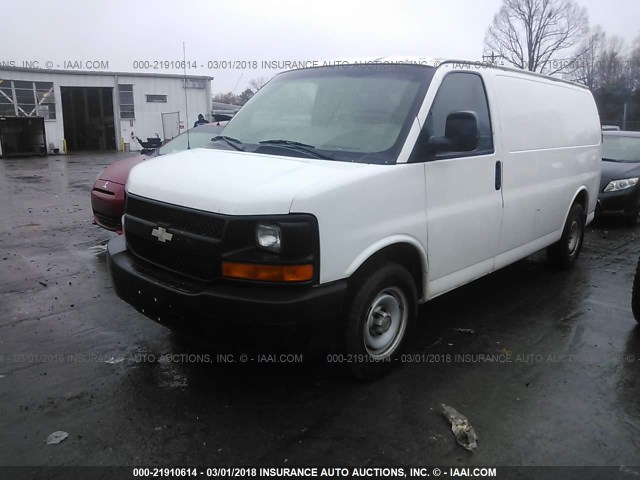 1GCEG15X831130779 - 2003 CHEVROLET EXPRESS G1500  WHITE photo 2