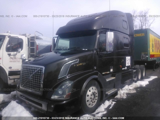 4V4NC9GH57N454632 - 2007 VOLVO VN L Unknown photo 2