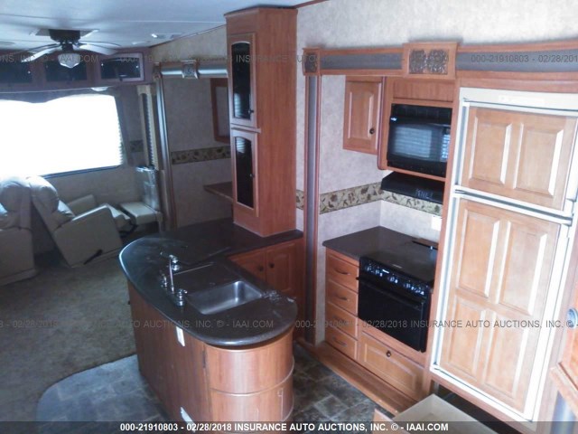 5SFRG3729BE230635 - 2011 HEARTLAND ELK RIDGE  白色 照片 7