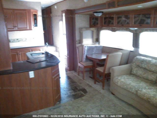 5SFRG3729BE230635 - 2011 HEARTLAND ELK RIDGE  白色 照片 8