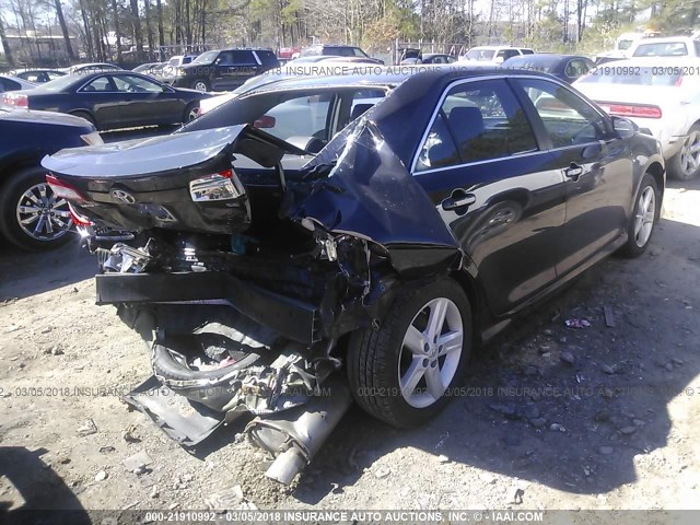 4T1BF1FK5CU057129 - 2012 TOYOTA CAMRY SE/LE/XLE Черный фото 4