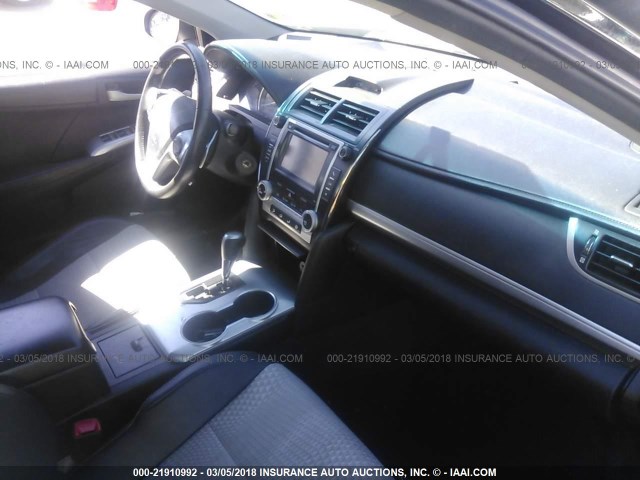 4T1BF1FK5CU057129 - 2012 TOYOTA CAMRY SE/LE/XLE Черный фото 5