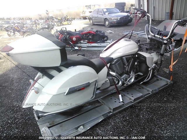 5VPTW36N5C3010320 - 2012 VICTORY MOTORCYCLES CROSS COUNTRY TOUR WHITE photo 4