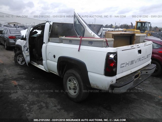 1GCHC29U75E310491 - 2005 CHEVROLET SILVERADO C2500 HEAVY DUTY WHITE photo 3