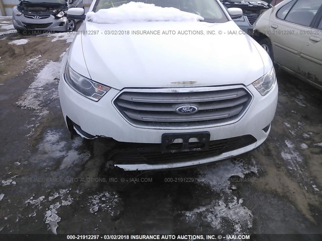 1FAHP2H81DG105640 - 2013 FORD TAURUS SEL WHITE photo 6