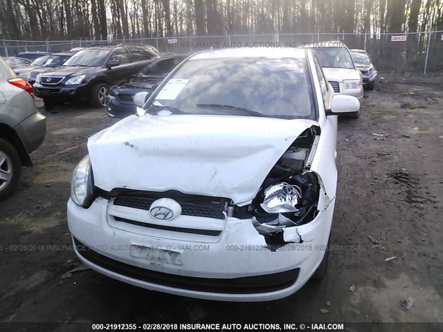 KMHCM3AC8BU191931 - 2011 HYUNDAI ACCENT GL WHITE photo 6