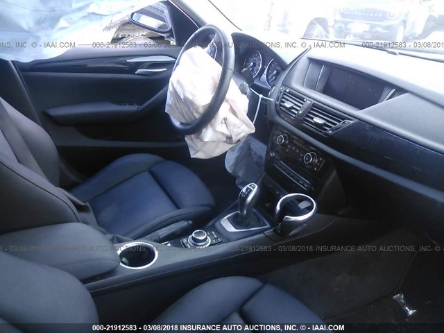 WBAVL1C58DVR85518 - 2013 BMW X1 XDRIVE28I ნაცრისფერი ფოტო 5