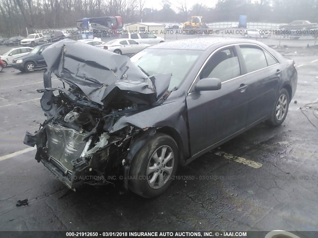 4T4BF3EK7BR190671 - 2011 TOYOTA CAMRY SE/LE/XLE Серый фото 2