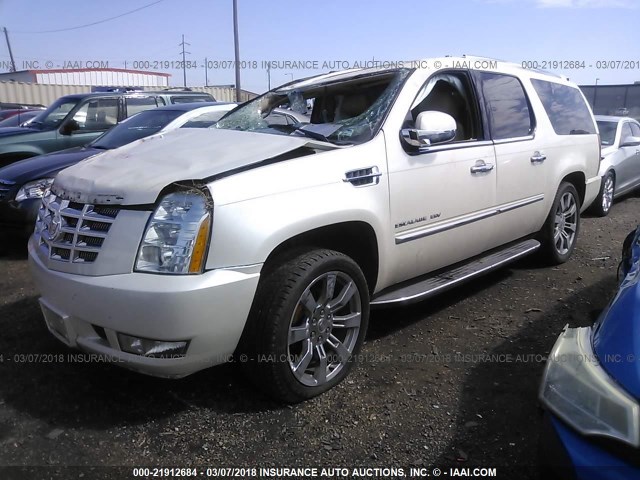 1GYS3HEF1DR155079 - 2013 CADILLAC ESCALADE ESV LUXURY CREAM photo 2