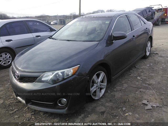 4T1BF1FK2CU630715 - 2012 TOYOTA CAMRY SE/LE/XLE GRAY photo 2