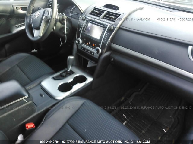 4T1BF1FK2CU630715 - 2012 TOYOTA CAMRY SE/LE/XLE GRAY photo 5