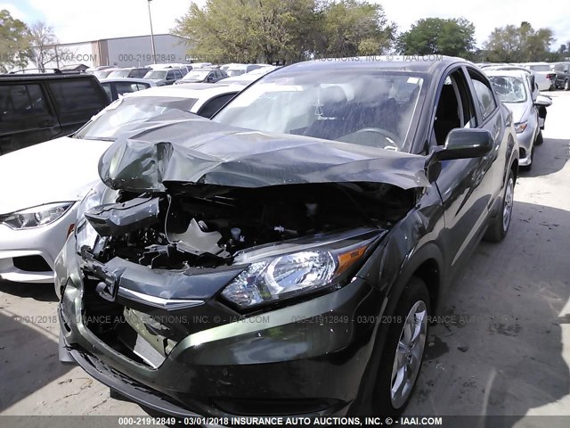 3CZRU5H31HM727965 - 2017 HONDA HR-V LX GREEN photo 2