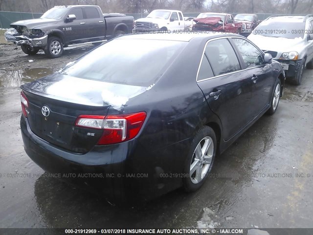 4T1BF1FK9CU185003 - 2012 TOYOTA CAMRY SE/LE/XLE BLACK photo 4