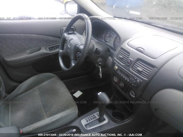 3N1CB51D1YL324825 - 2000 NISSAN SENTRA XE/GXE GRAY photo 5