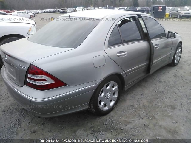 WDBRF81J25F592015 - 2005 MERCEDES-BENZ C 240 4MATIC SILVER photo 4