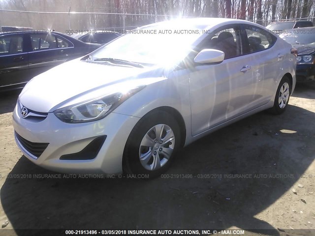 5NPDH4AE8GH666175 - 2016 HYUNDAI ELANTRA SE/SPORT/LIMITED SILVER photo 2