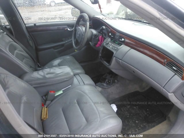 1G6KD54Y72U170297 - 2002 CADILLAC DEVILLE GRAY photo 5