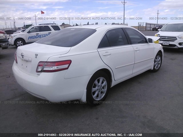 4T4BF3EK7AR082047 - 2010 TOYOTA CAMRY SE/LE/XLE WHITE photo 4