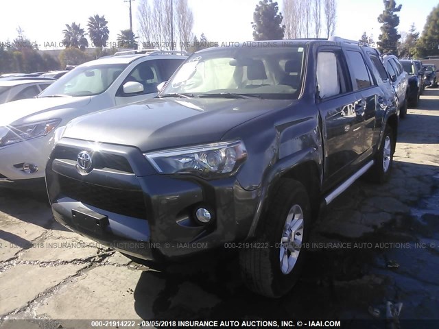 JTEBU5JR8H5437214 - 2017 TOYOTA 4RUNNER SR5 PREM/LTDL/TRAIL/TRD GRAY photo 2